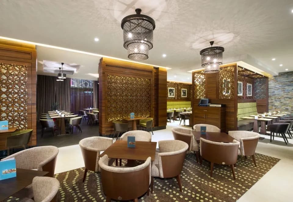 Hilton Garden Inn Dubai Al Muraqabat - Deira