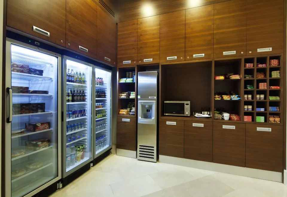 Hilton Garden Inn Dubai Al Muraqabat - Deira
