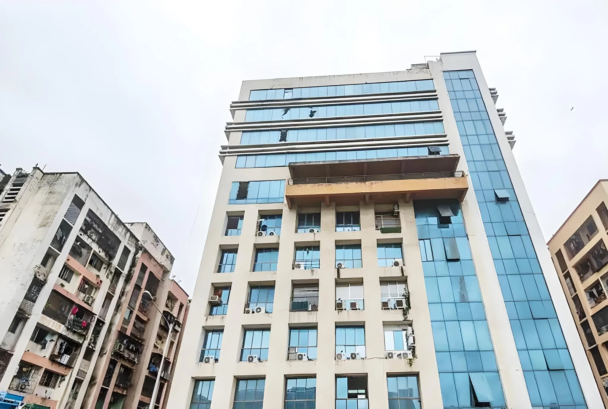 HOTEL BKC CROWN - NEAR TRADE CENTRE