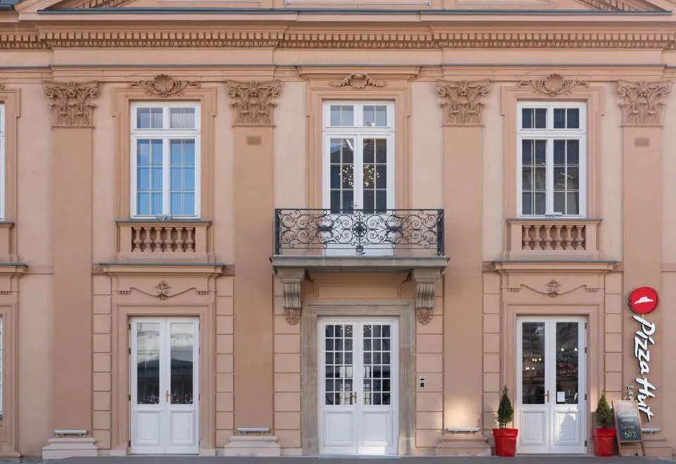 Central Palace