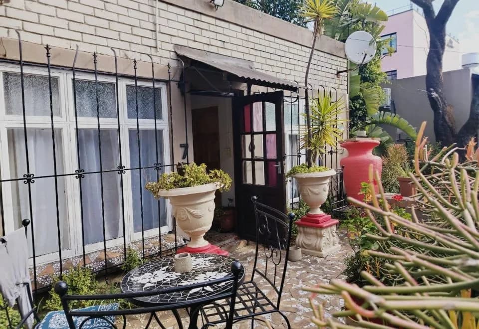 84 on Fourth Guest House