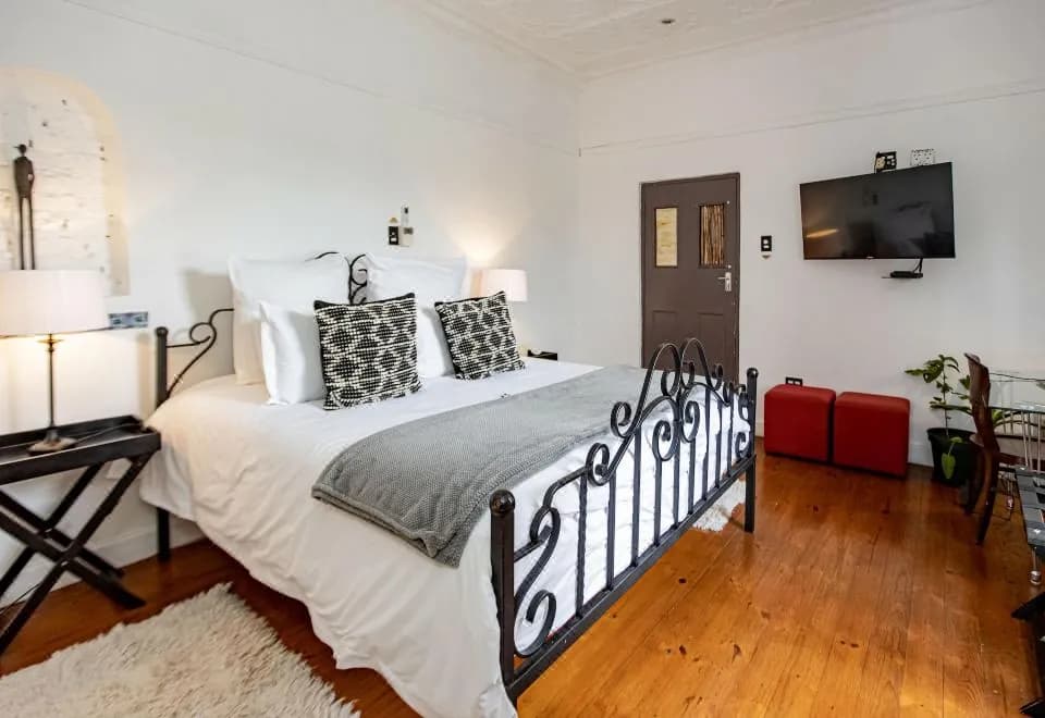 84 on Fourth Guest House