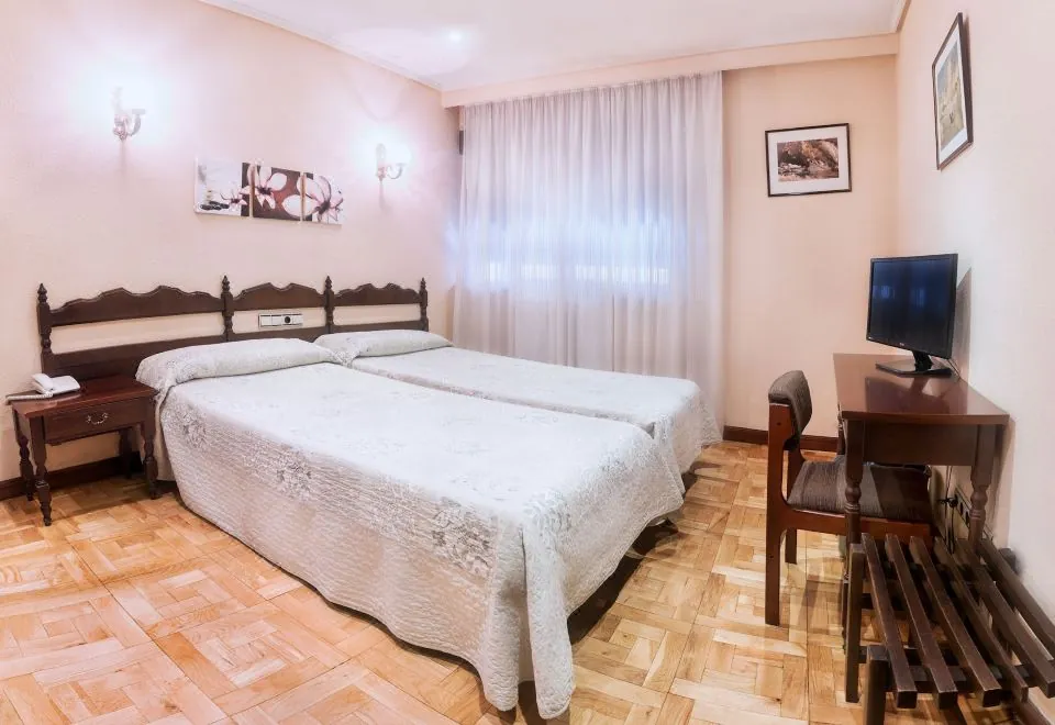 Hotel Residencia Castellano I
