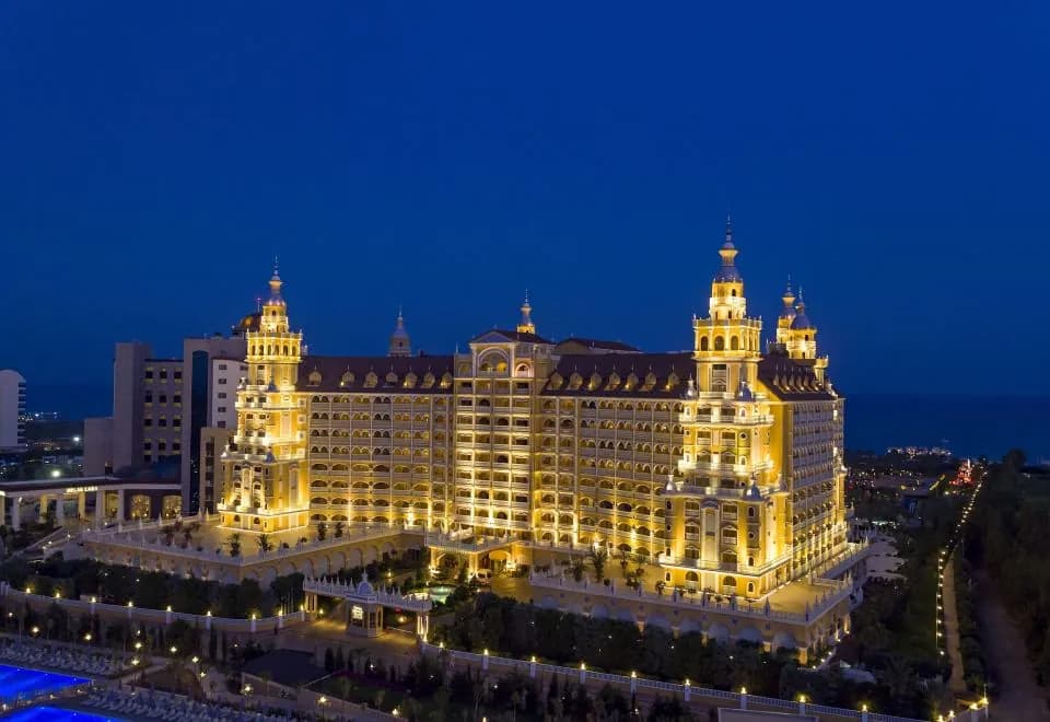 Royal Holiday Palace