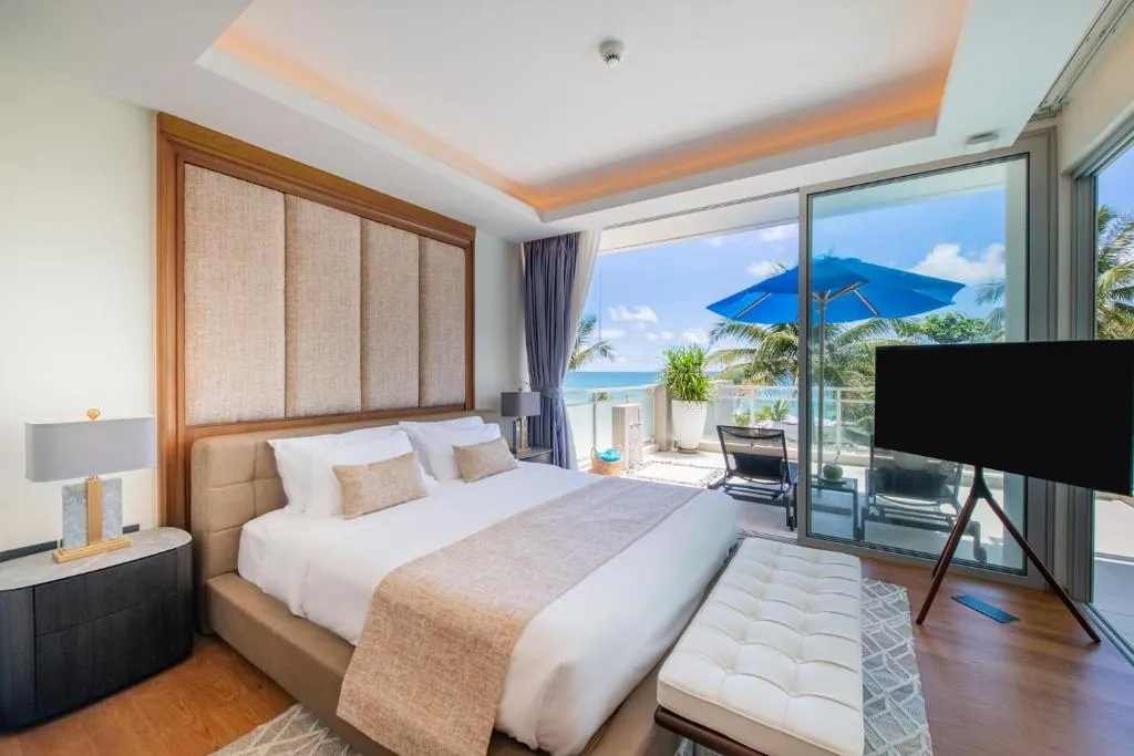 Beachfront Residence - Stunning Sea View