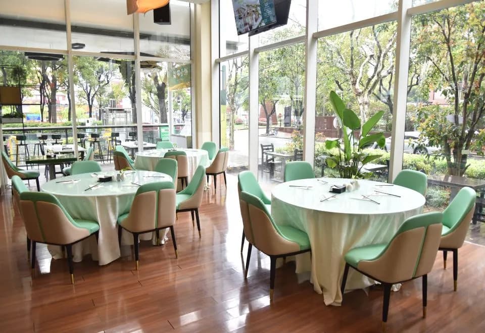 Holiday Inn Shanghai Pudong