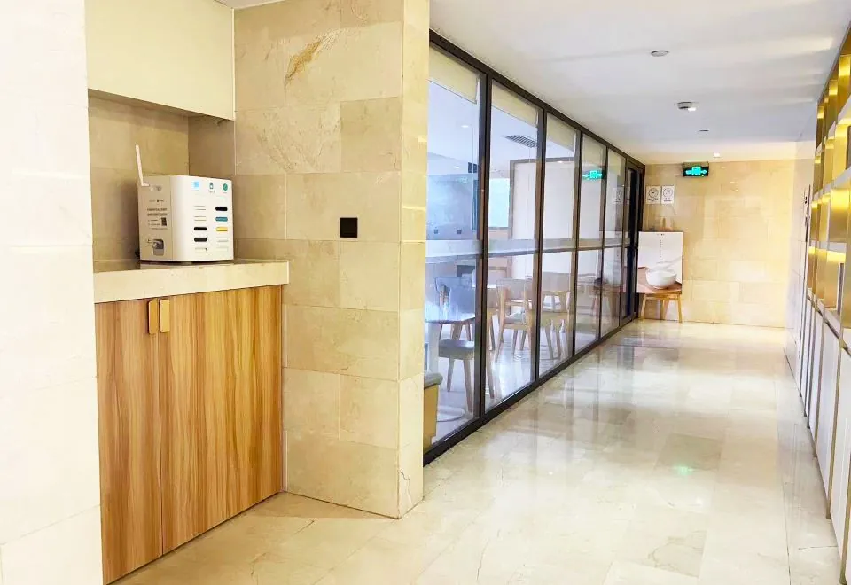 Ji Hotel (Shanghai Zhangjiang Road Metro Station)