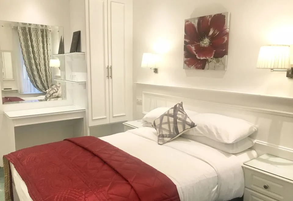Dergvale Hotel
