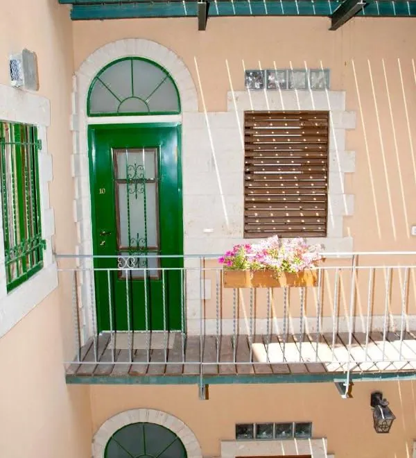 The Market Courtyard - Suites Hotel
