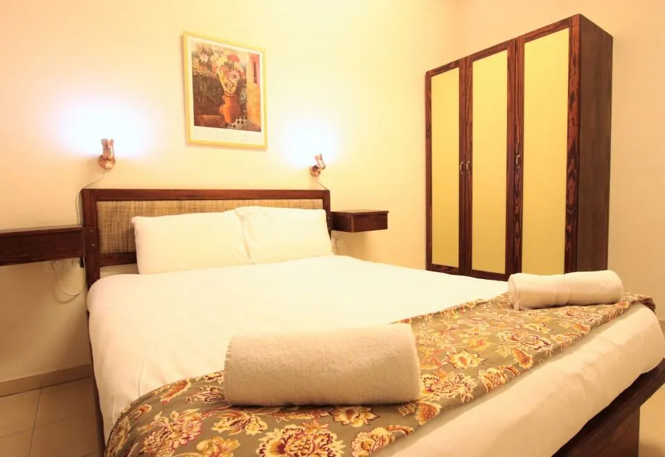 The Market Courtyard - Suites Hotel