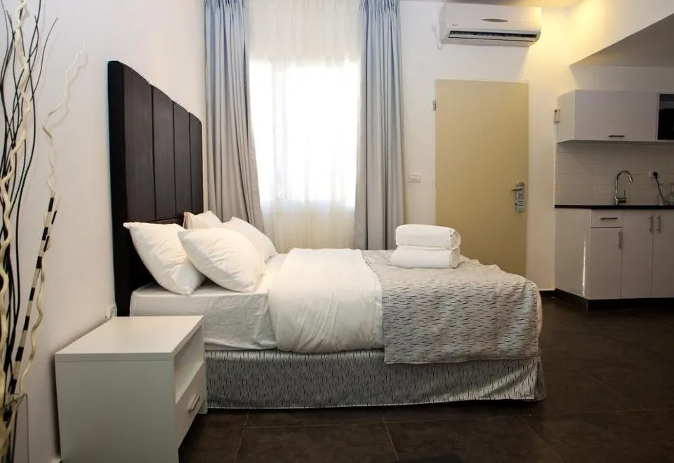 Geula Suites