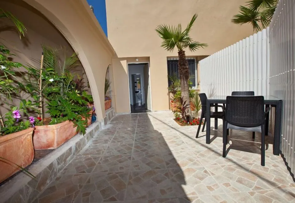 Geula Suites