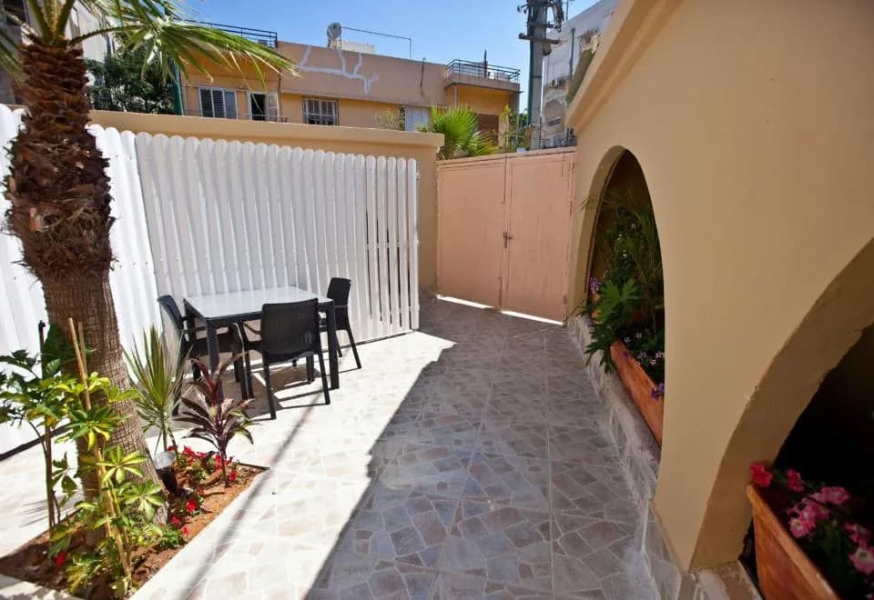 Geula Suites