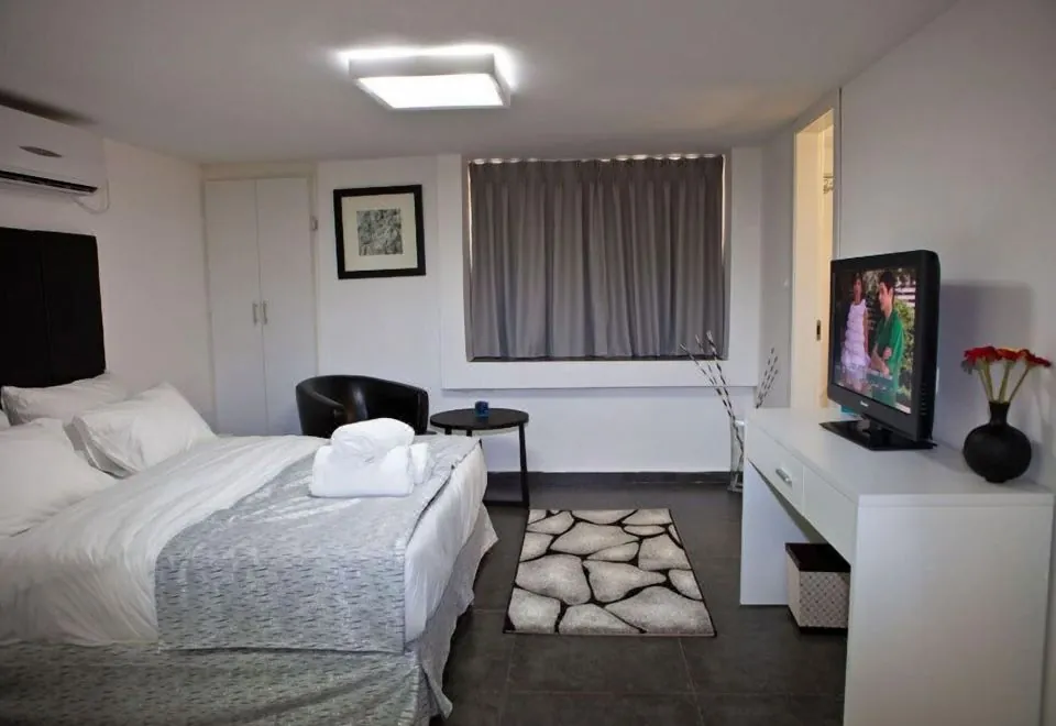 Geula Suites