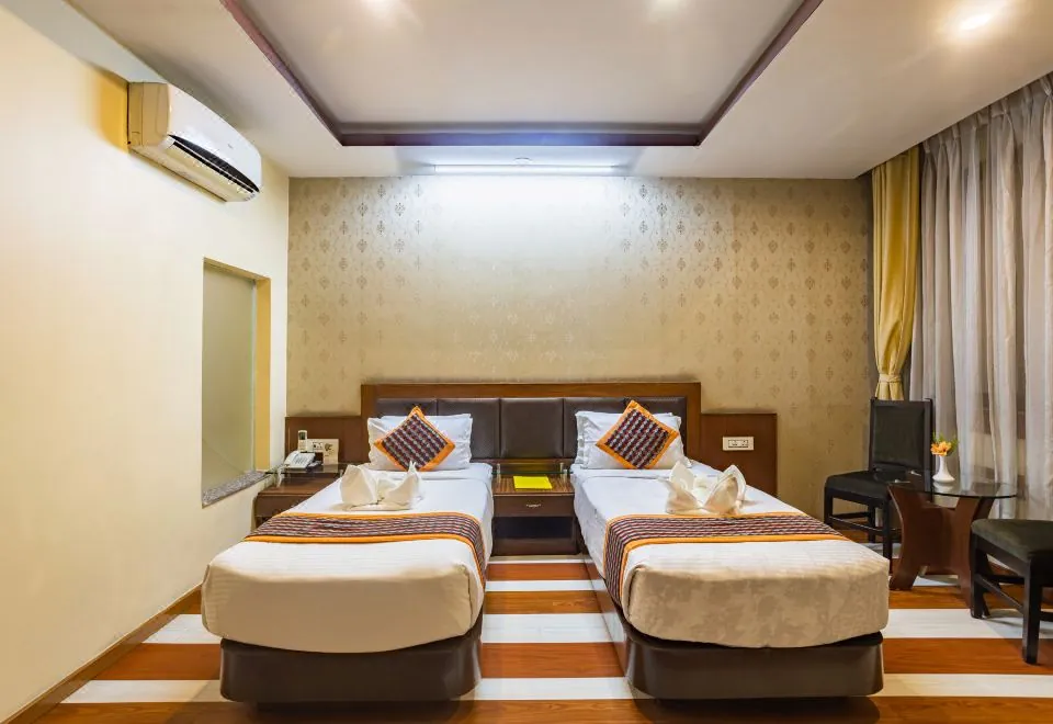 Yellow Pagoda Hotel