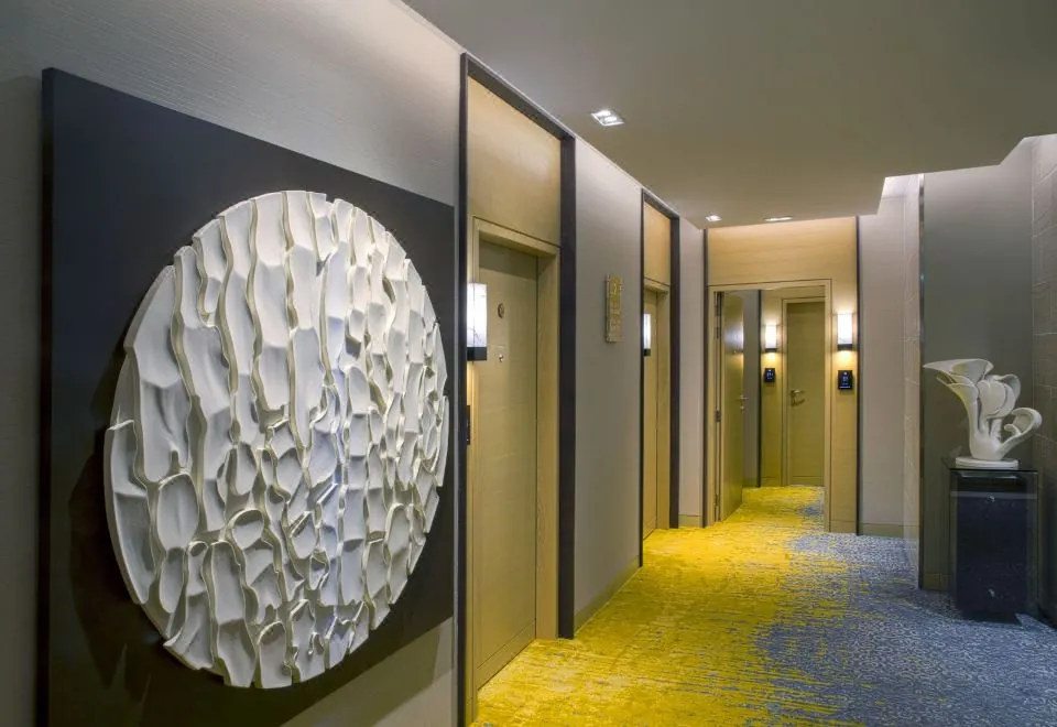 Grayton Hotel by Blazon Hotels