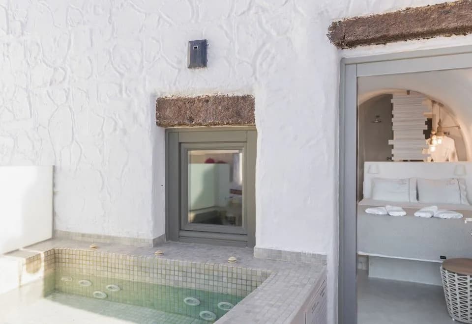 Aperto Suites - Adults Only