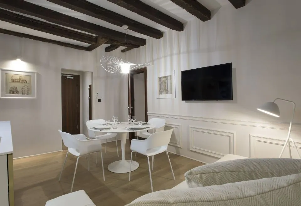San Marco Suite 755