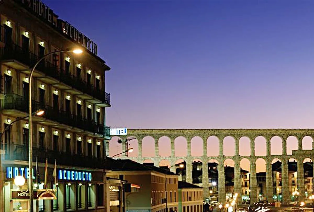 Hotel Ele Acueducto