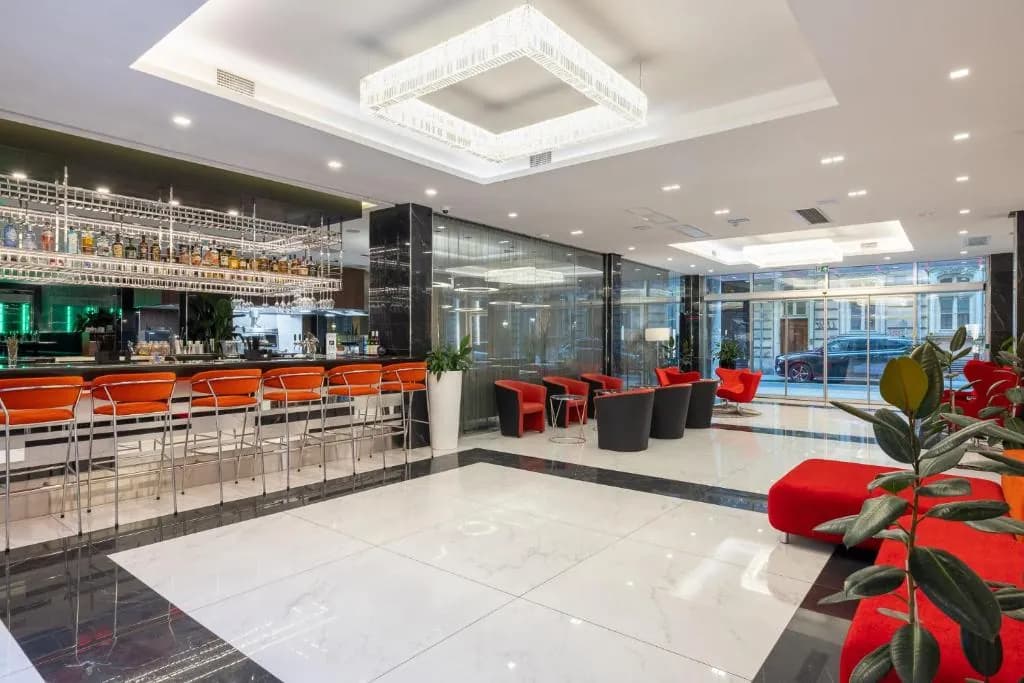 Silver Crown Hotel & Residence