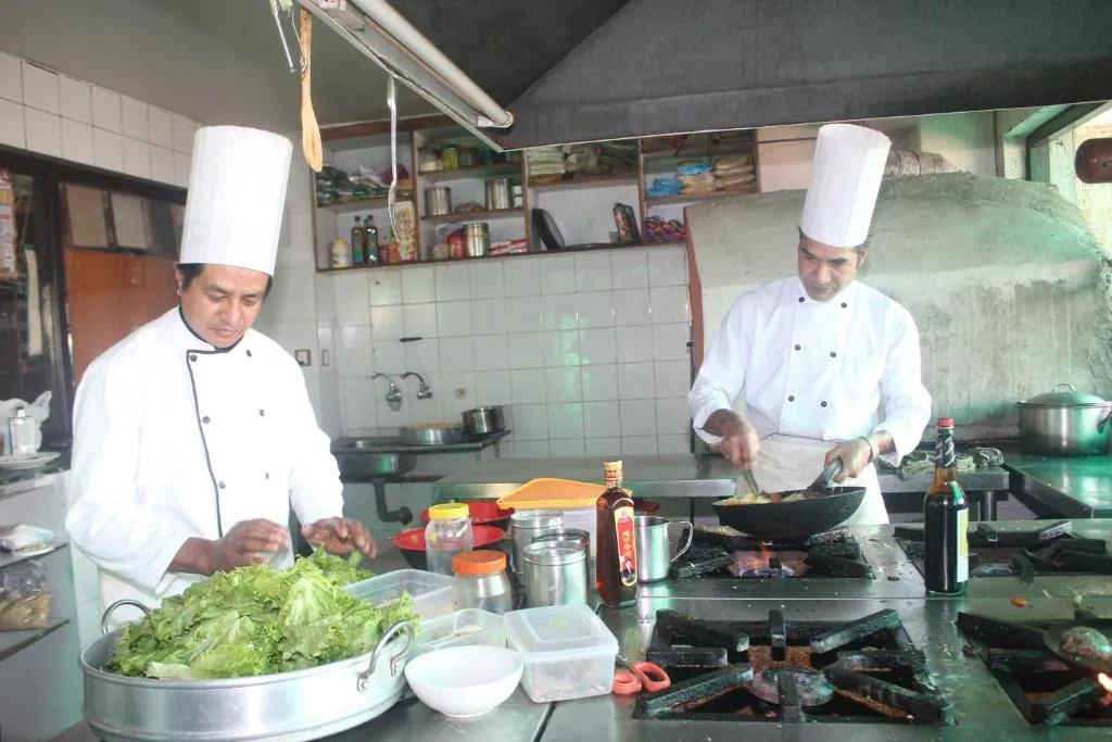 Boudha Stupa View Guest House & Rooftop Restaurant