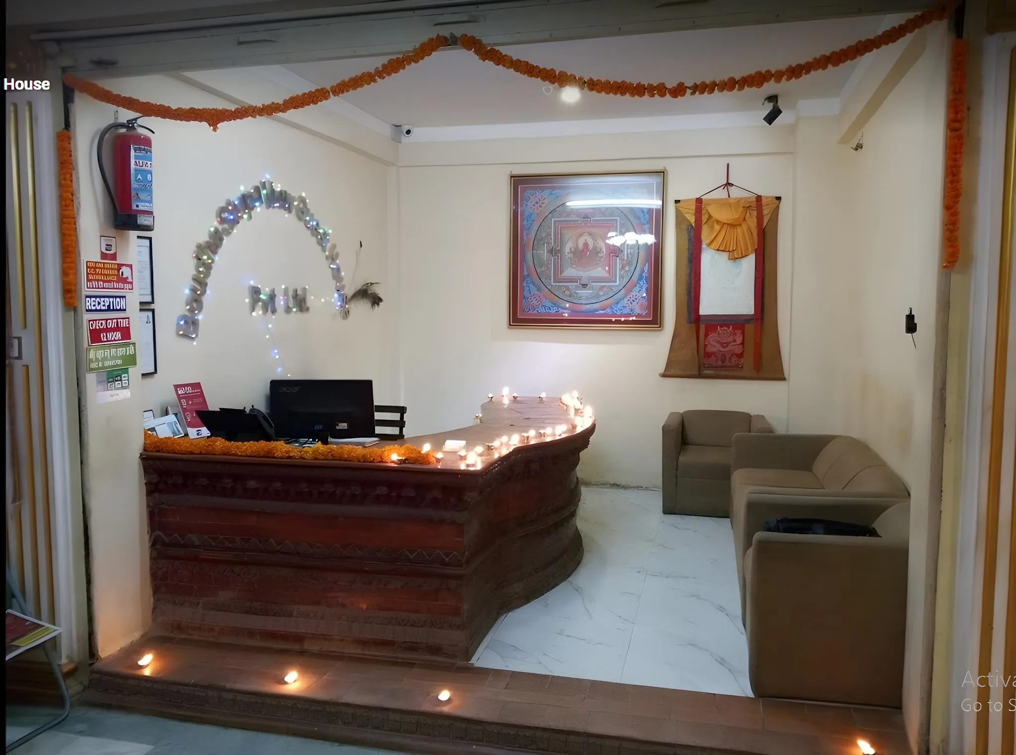 Boudha Stupa View Guest House & Rooftop Restaurant