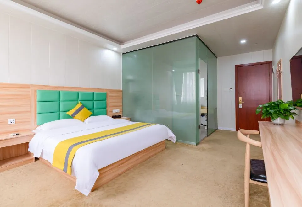 Naisi Apartment