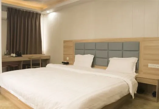 Naisi Apartment
