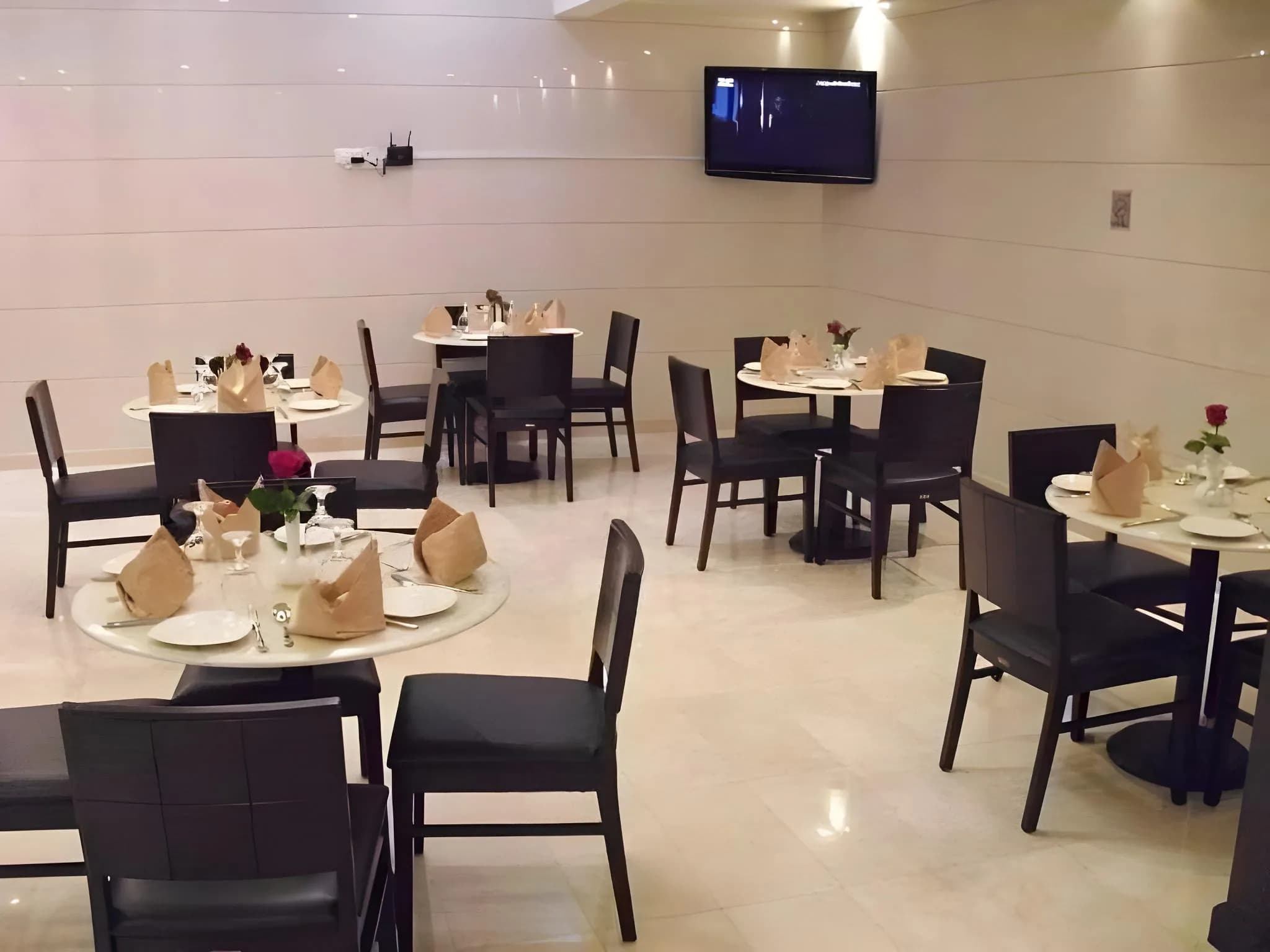 Click Square Hotel (Formerly grand square hotel)
