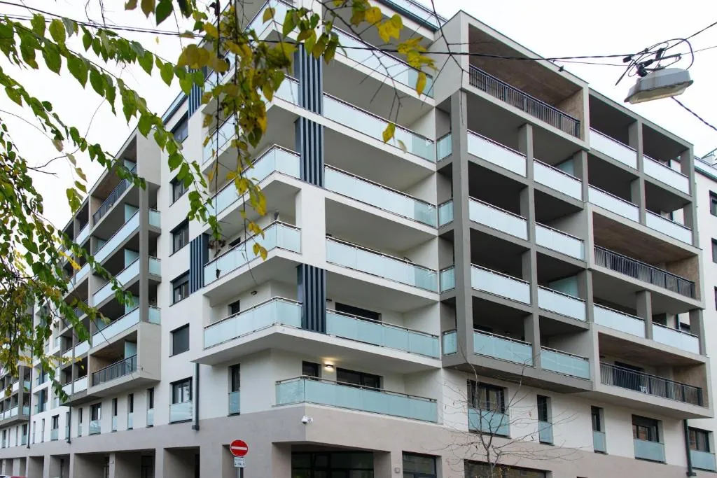 WestSide Apartments by UrbanRent