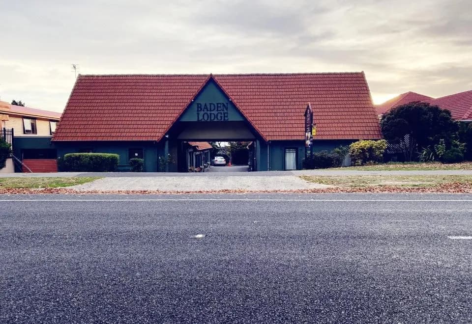 Baden Lodge Motel
