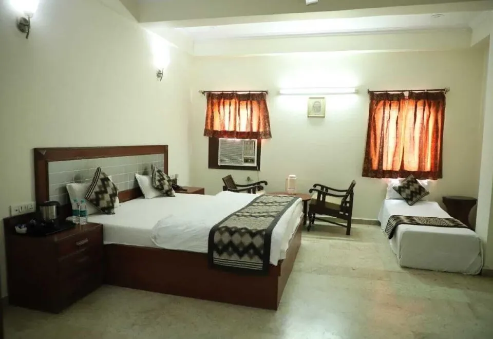 Hotel Ashish Palace