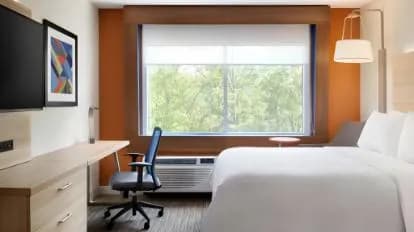 Holiday Inn Express - Niagara-on-The-Lake, an IHG Hotel