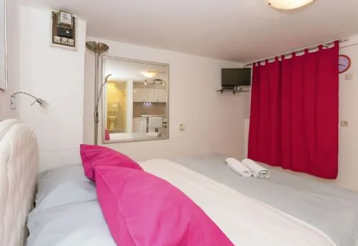 Studio Varos