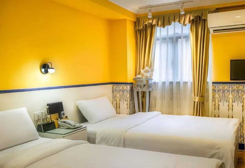 Happy Family Hotel