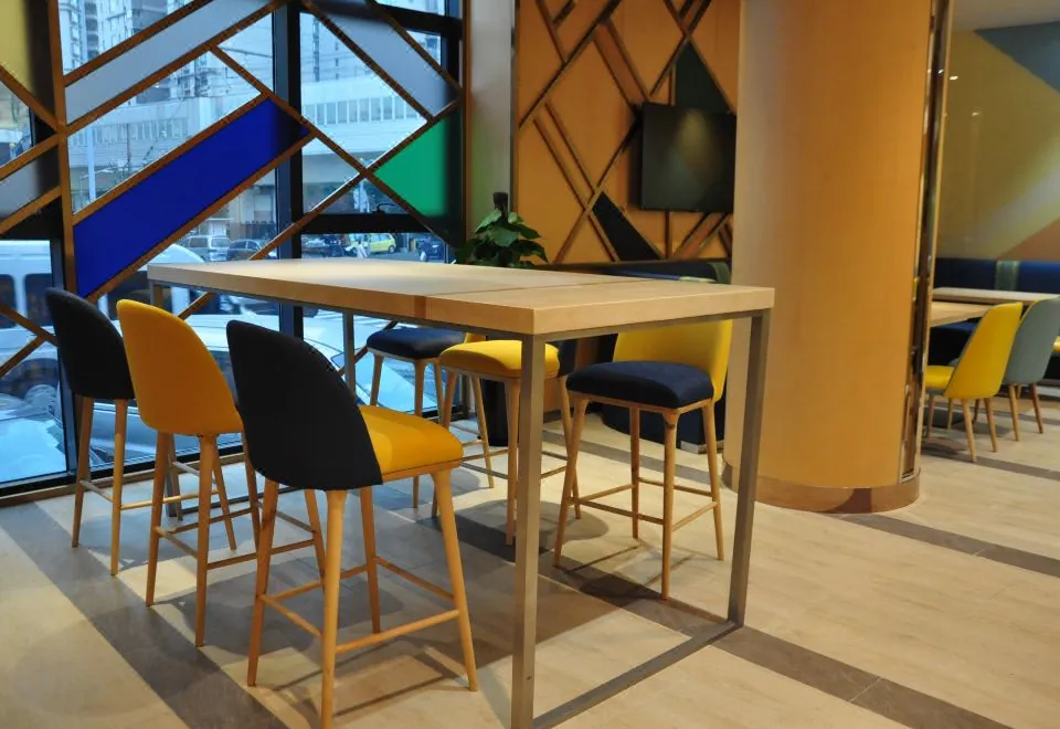 Holiday Inn Express Shanghai Zhenping