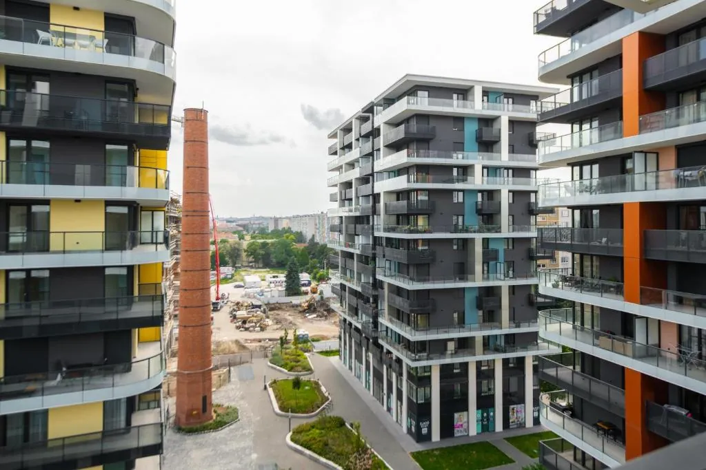 WaterFront City Apartments by UrbanRent
