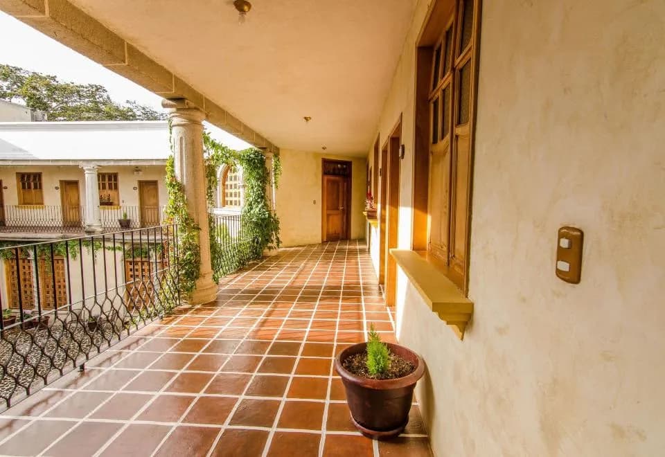 El Carmen Suites