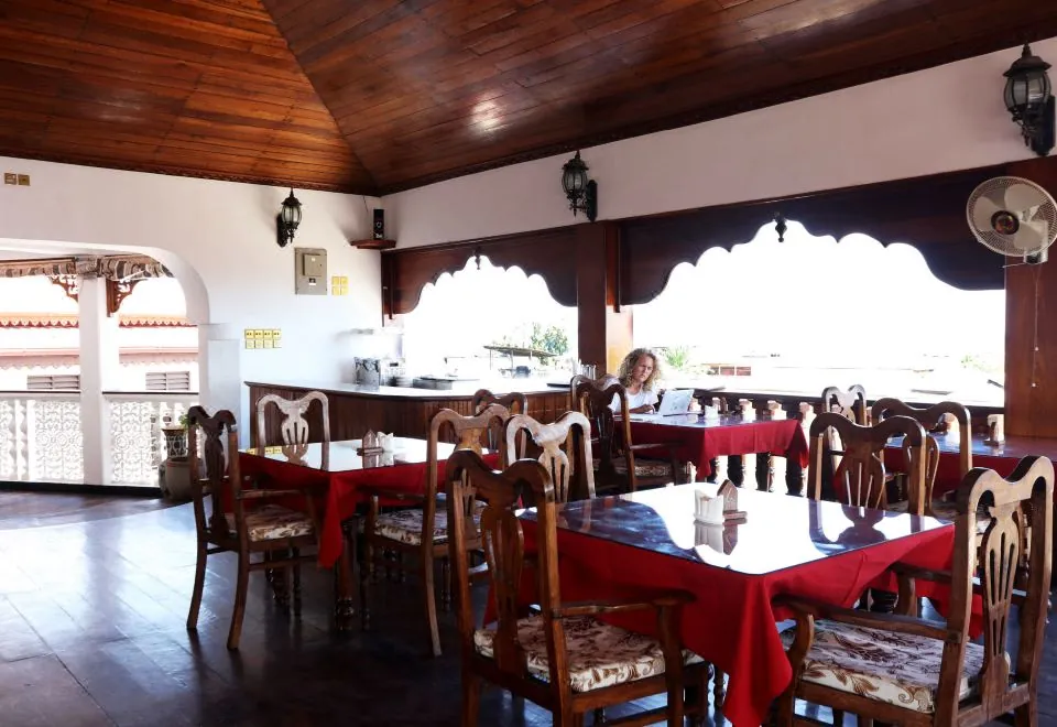 Tausi Palace Hotel