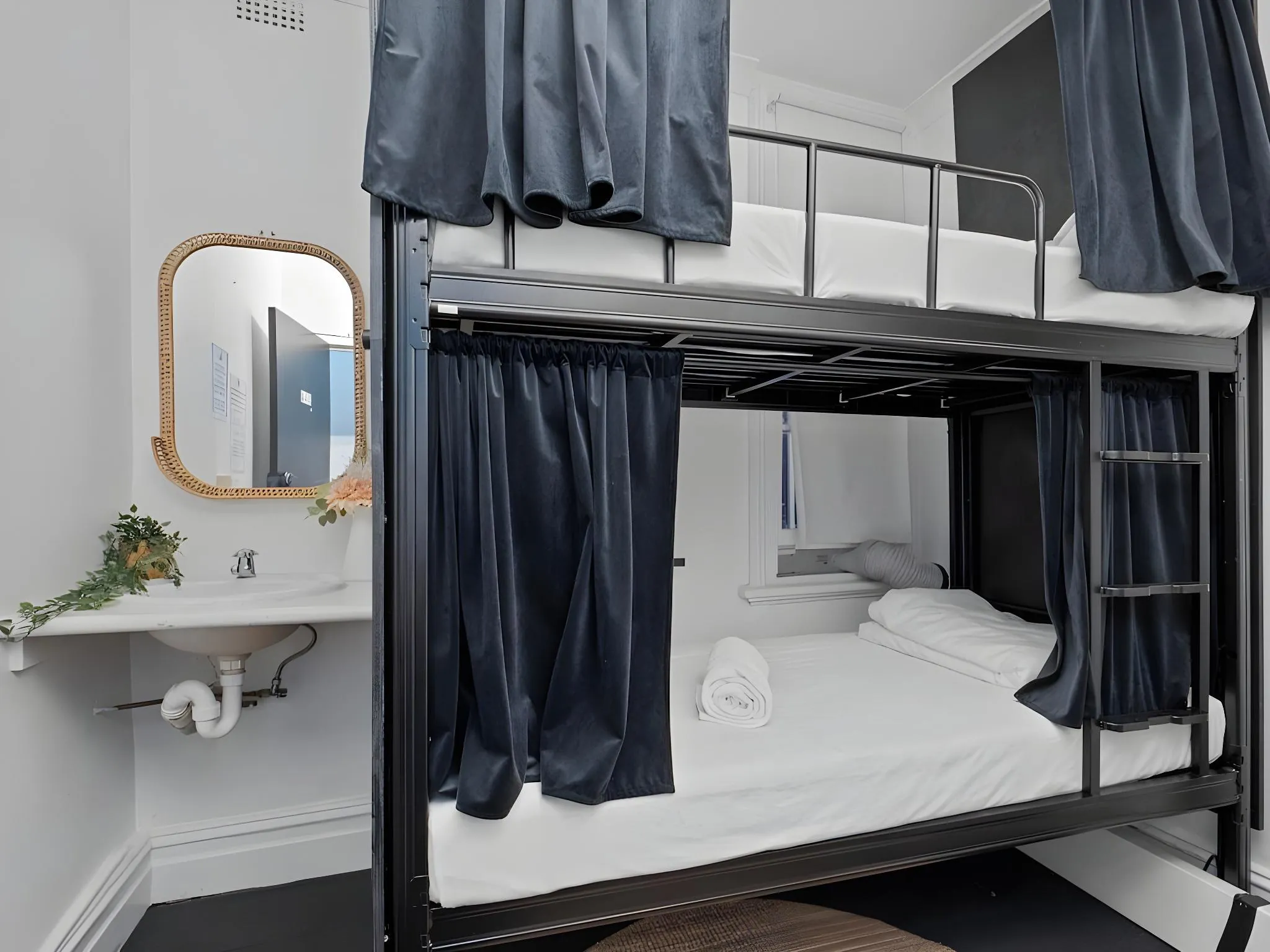 VENUS Potts Point - FEMALE ONLY
