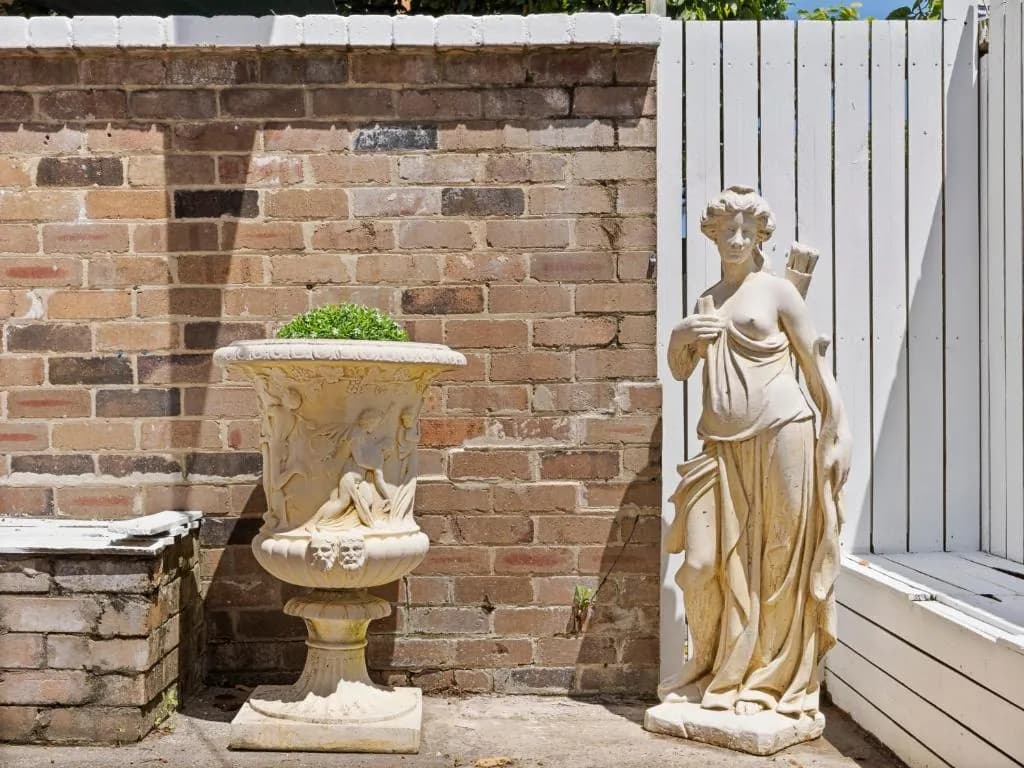 VENUS Potts Point - FEMALE ONLY