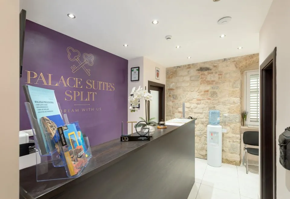 Palace Suites Heritage Hotel - Adults Only