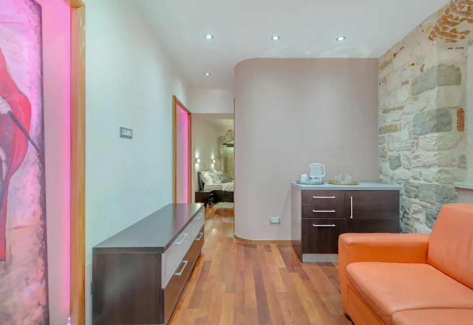 Palace Suites Heritage Hotel - Adults Only
