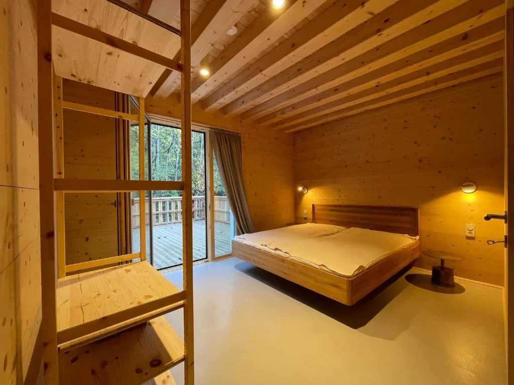Mondholz - Urban Inn 24-7
