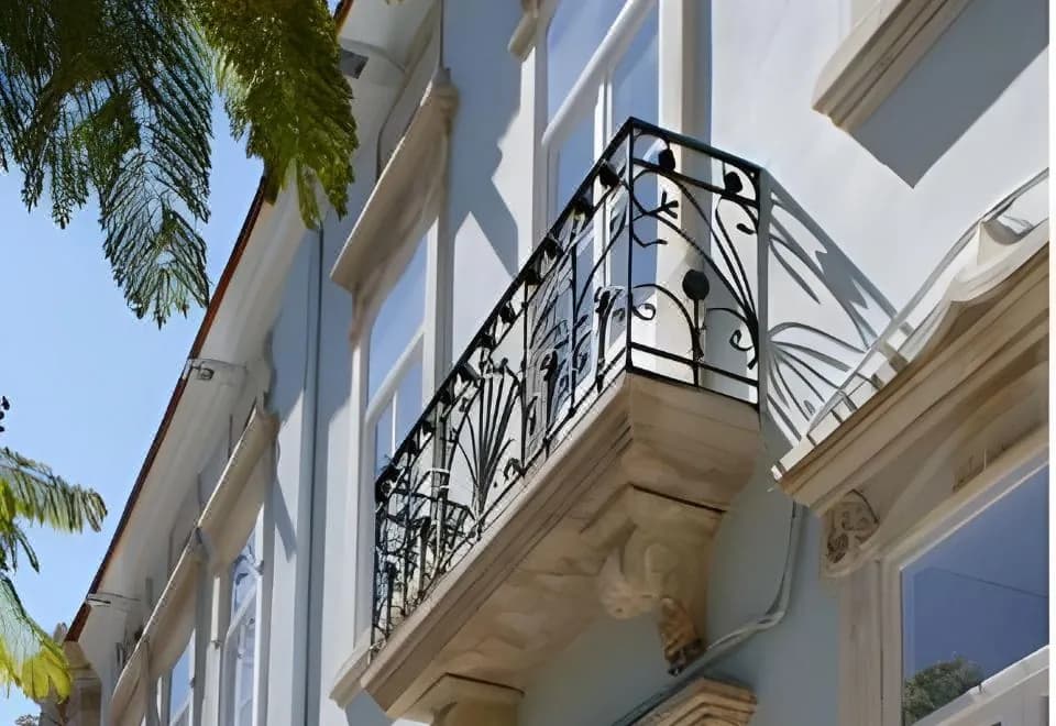 WW Hostel & Suites