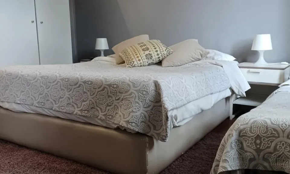 WW Hostel & Suites