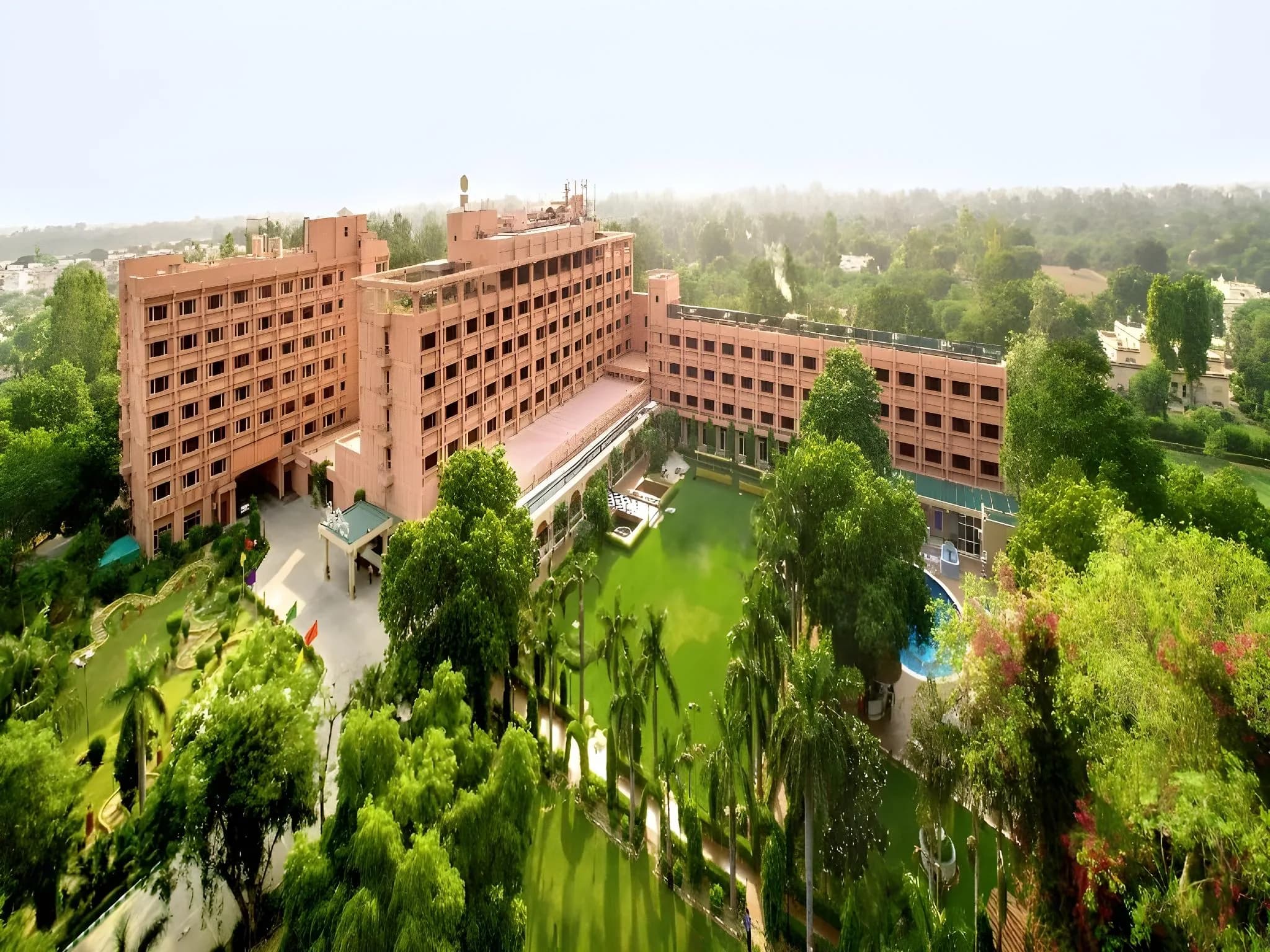 Hotel Clarks Shiraz Agra