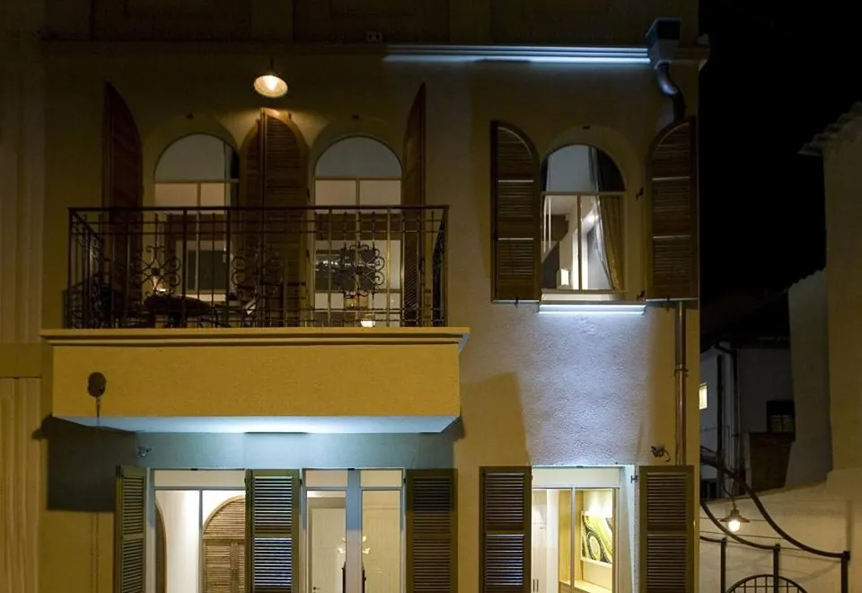 Molcho Neve Tzedek