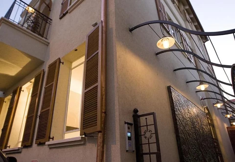 Molcho Neve Tzedek