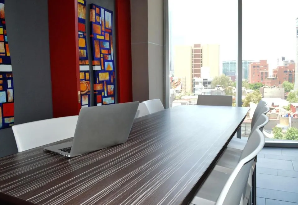 Hotel Block Suites